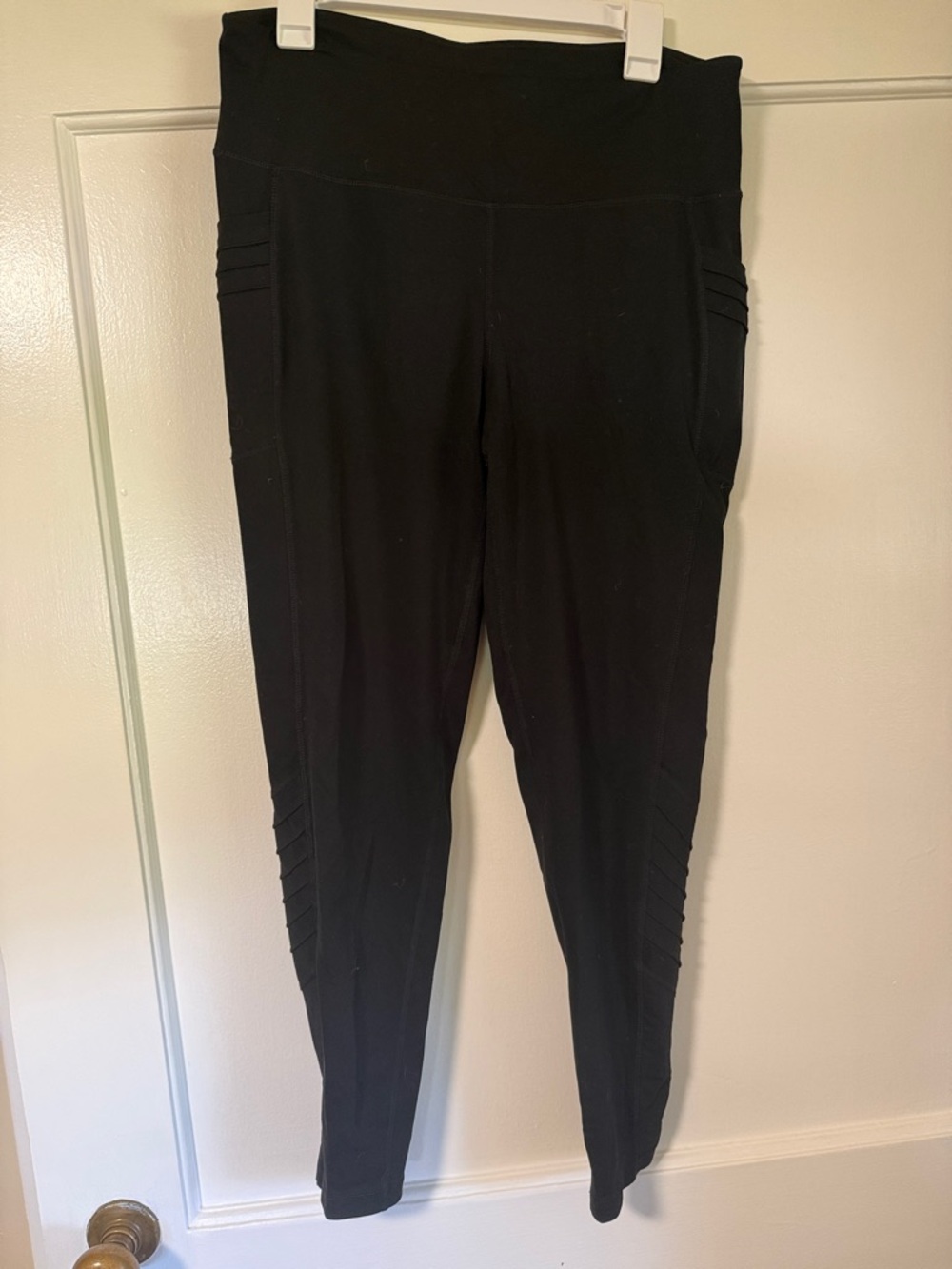Tangerine Black High-Rise Ribbed-Detail Leggings